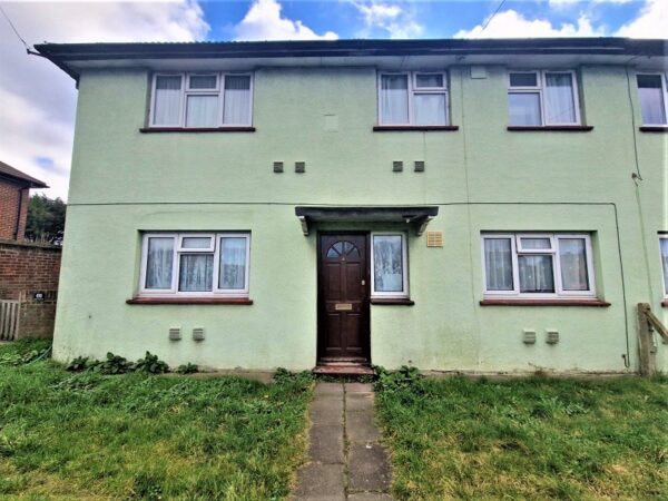 Eastern Avenue West, Chadwell Heath RM6 5SA