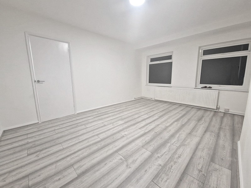 Eastern Avenue West, Chadwell Heath RM6 5SA