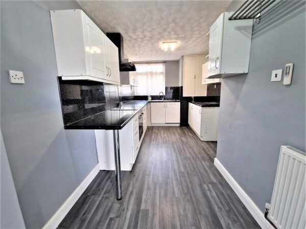 Chatteris Avenue, Romford RM3 8EL