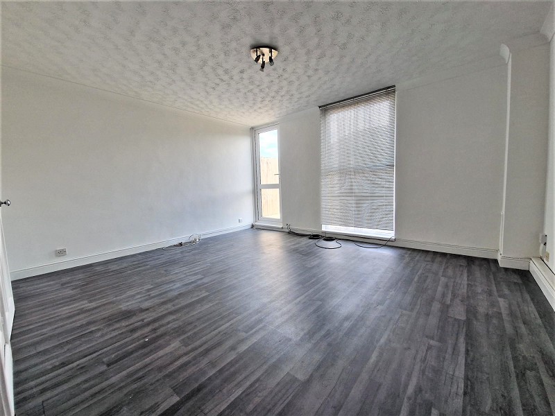 Chatteris Avenue, Romford RM3 8EL