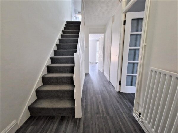 Chatteris Avenue, Romford RM3 8EL