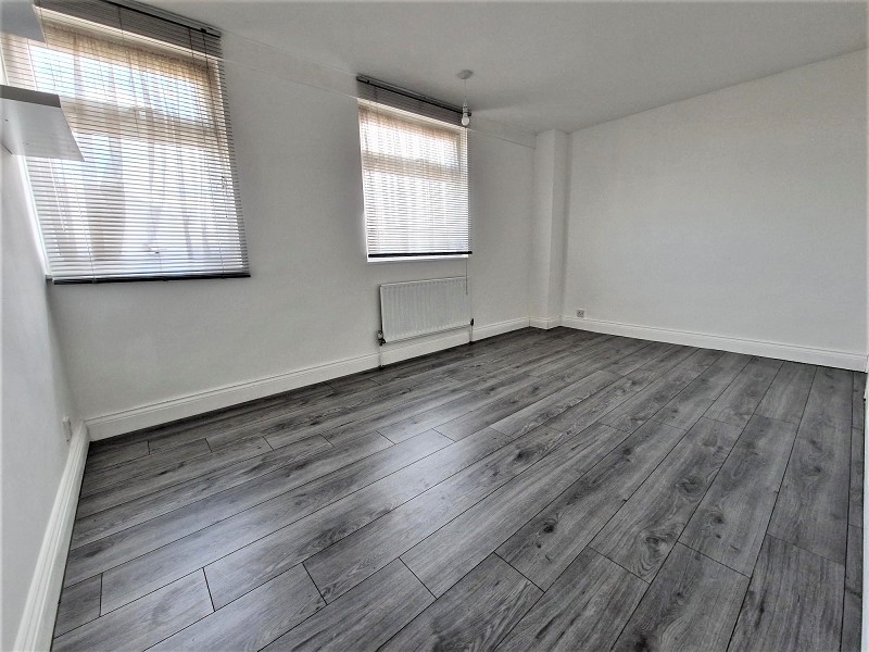 Chatteris Avenue, Romford RM3 8EL