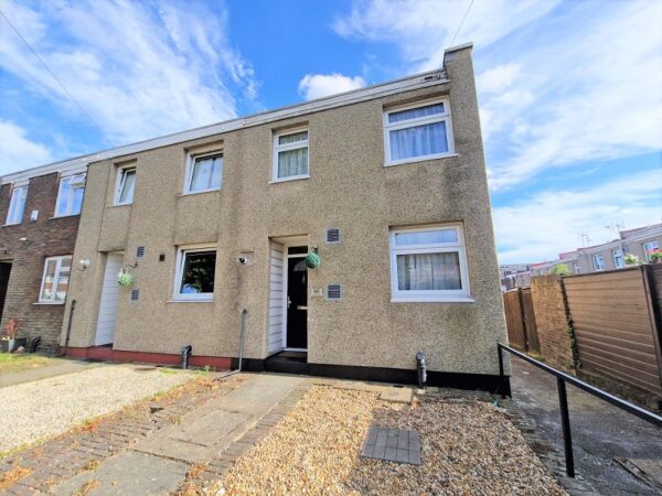 Chatteris Avenue, Romford RM3 8EL