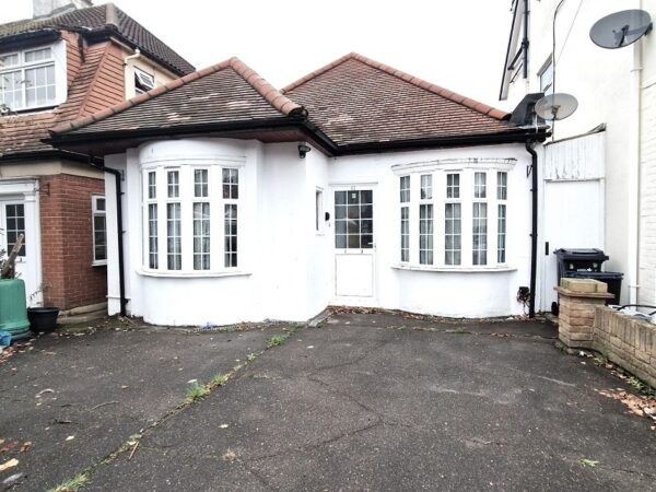 Marlands Road, Clayhall IG5 0JJ