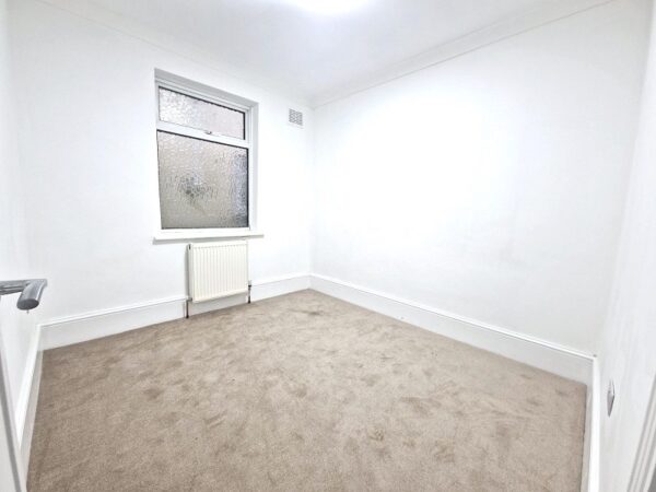 Marlands Road, Clayhall IG5 0JJ