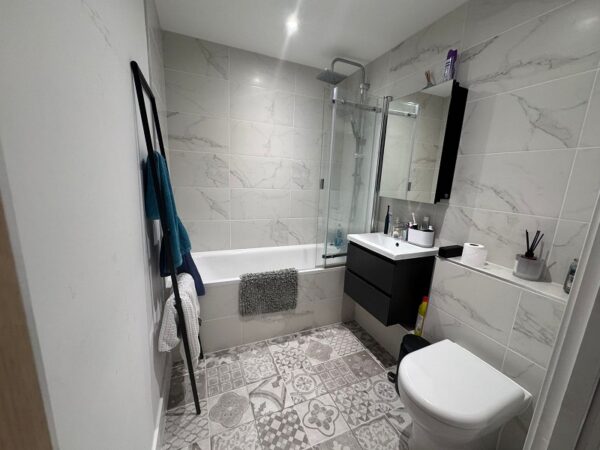 High Street, London, Greater London. E17 7BH