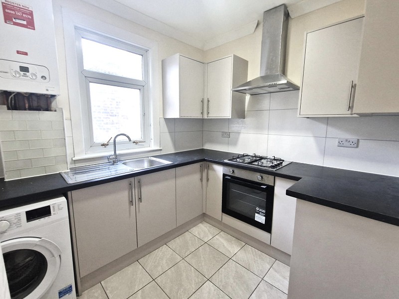 Romford Road, Manor Park E12 5JY