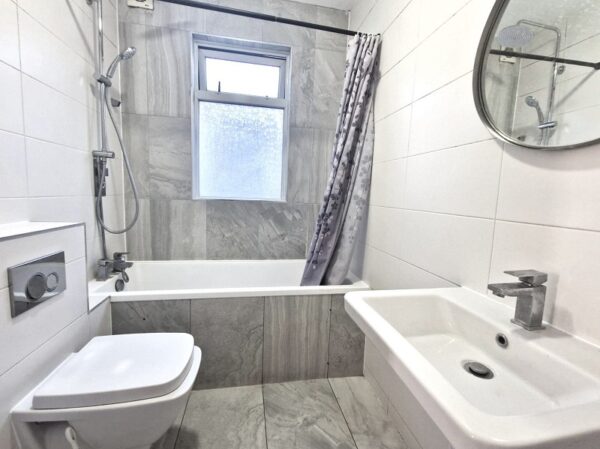 Romford Road, Manor Park E12 5JY