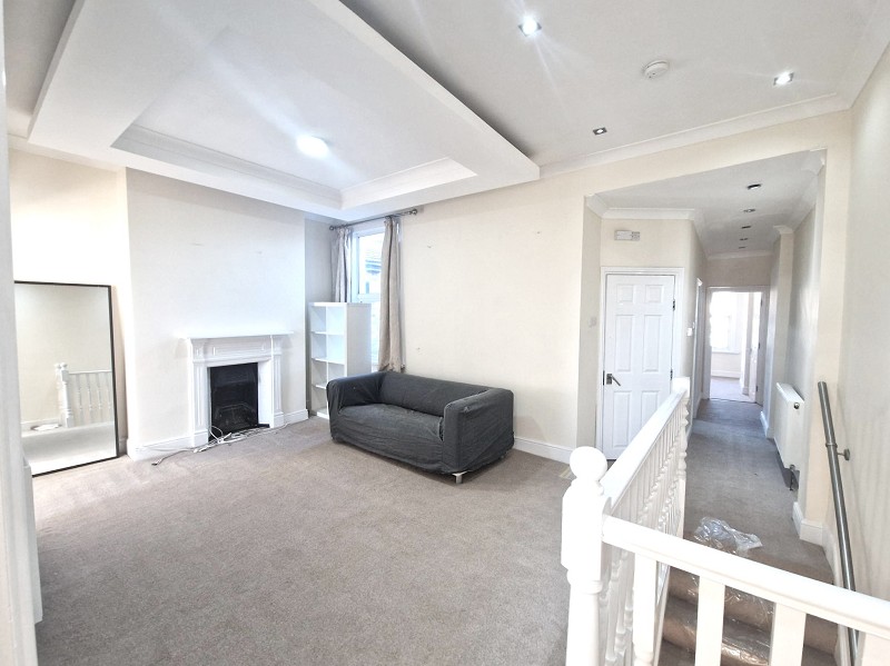 Romford Road, Manor Park E12 5JY