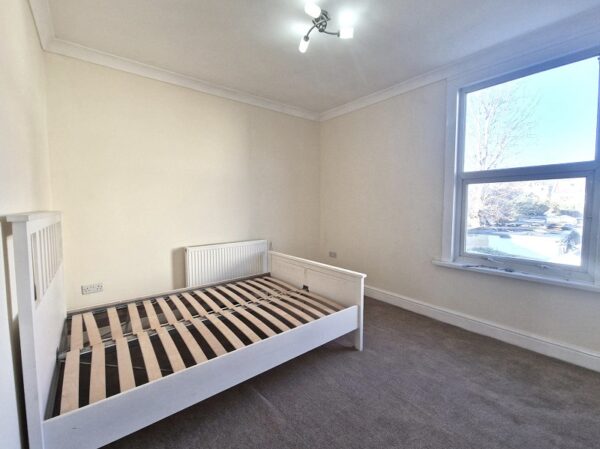 Romford Road, Manor Park E12 5JY