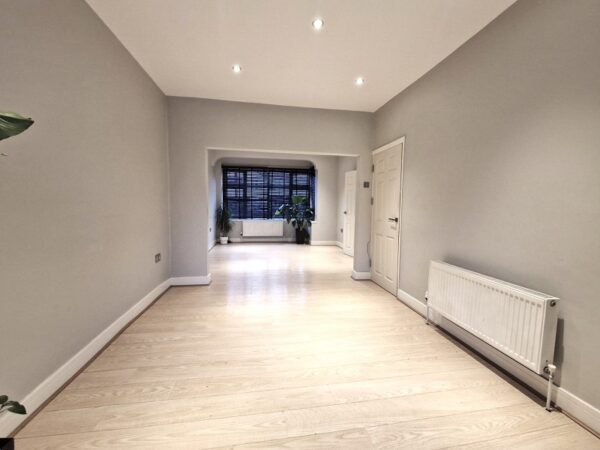 Baron Gardens, Ilford, Essex. IG6 1NX