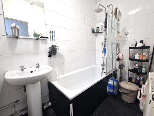 High Road Leyton, Leyton E10 6RF