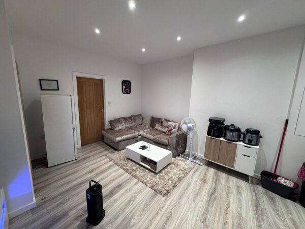 George Lane, London, Greater London. E18 1AN