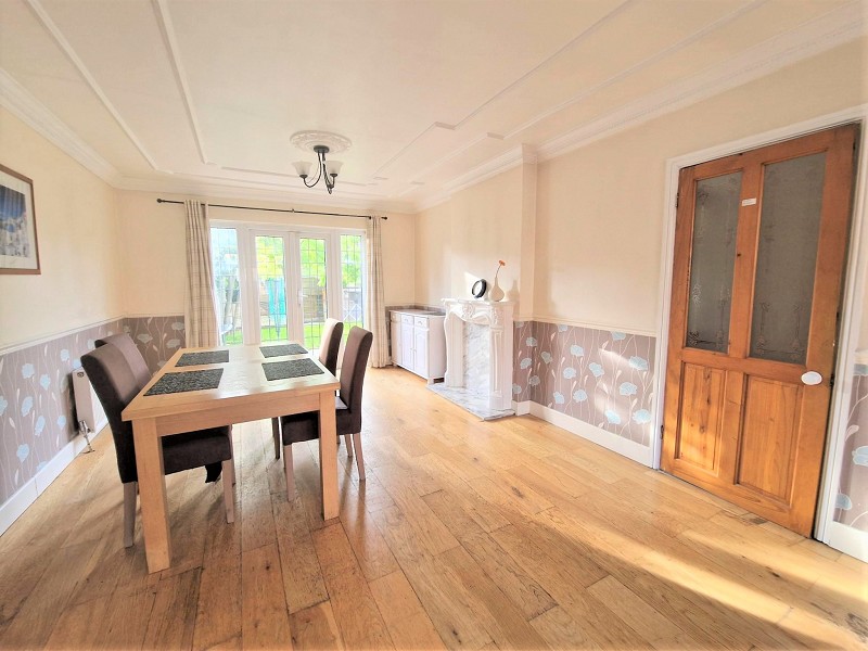 Parkmead, Loughton, Essex IG10 3JW