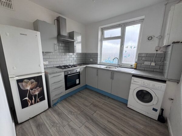 High Road Leyton, Leyton E10 6RF