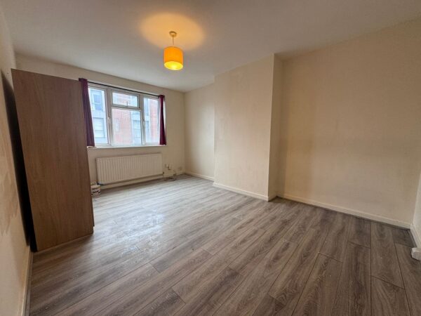 High Road Leyton, Leyton E10 6RF