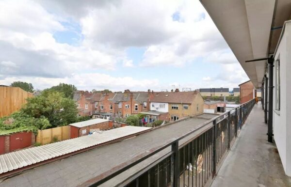 High Road Leyton, Leyton E10 6RF