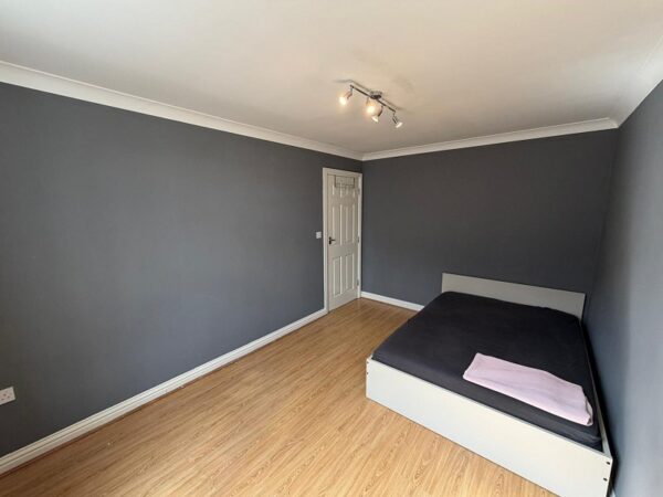 High Street, Barkingside, Ilford, Essex. IG6 2AR