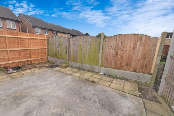 Laing Close, Hainault IG6 2UF