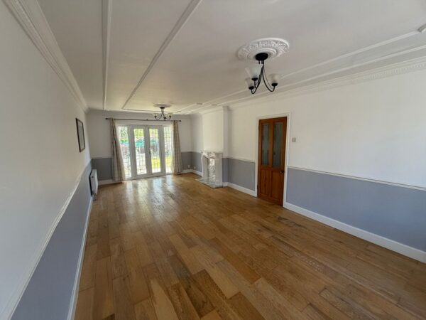 Parkmead, Loughton, Essex IG10 3JW