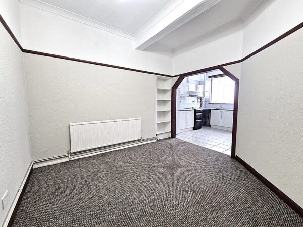 Somerville Road, Chadwell Heath RM6 5AX