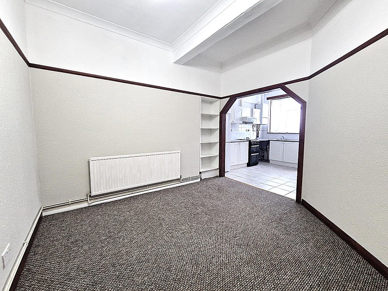Somerville Road, Chadwell Heath RM6 5AX
