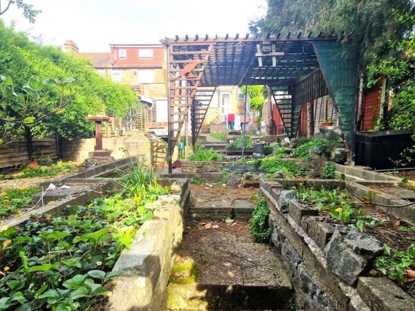 Bridge End, Walthamstow E17 4ES