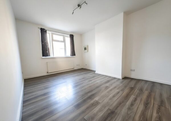 High Road Leyton, Leyton E10 6RF