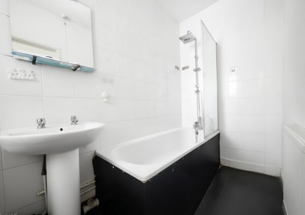High Road Leyton, Leyton E10 6RF