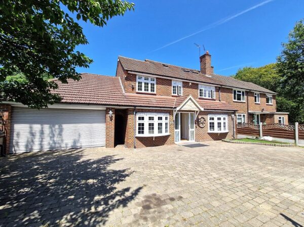 Priory Road, Romford, Essex. RM3 9AL