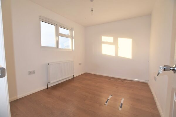 Freshwell Avenue, Chadwell Heath RM6 5DR