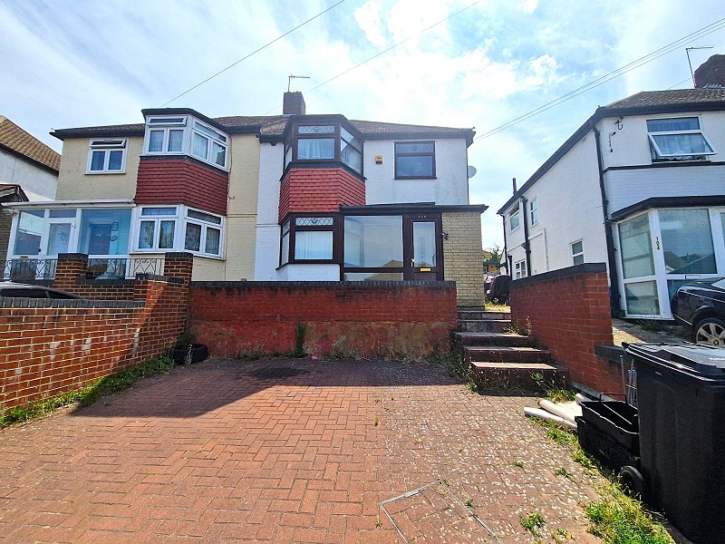 Caterham Avenue, Clayhall. IG5 0QB