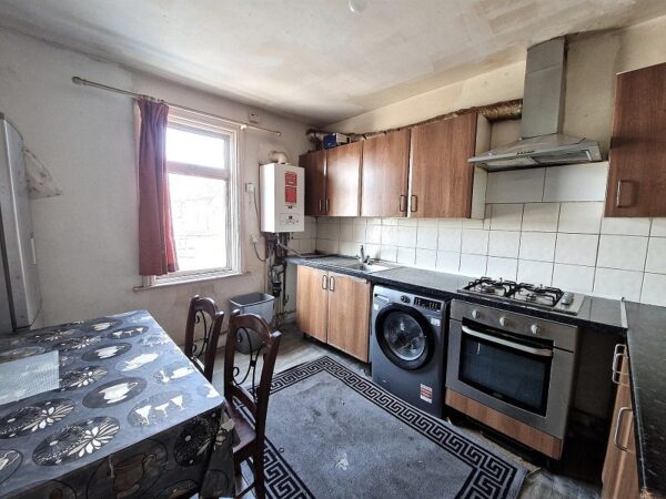 High Street North, Manor Park E12 6PG