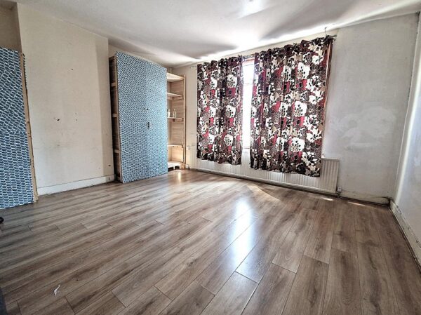 High Street North, Manor Park E12 6PG