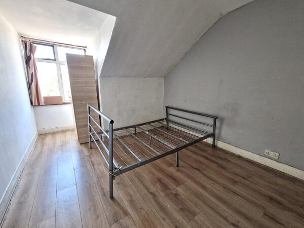 High Street North, Manor Park E12 6PG