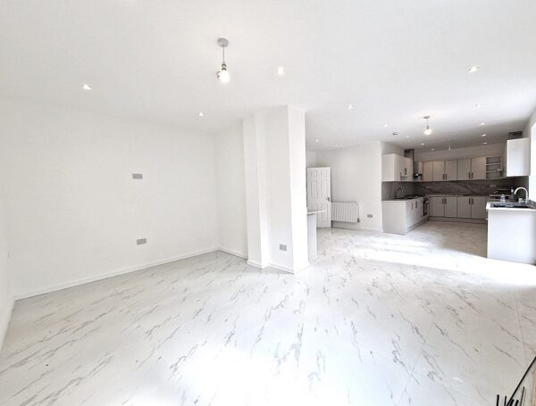 Manford Way, Chigwell, Essex. IG7 4JH
