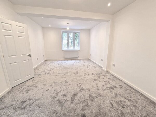Manford Way, Chigwell, Essex. IG7 4JH