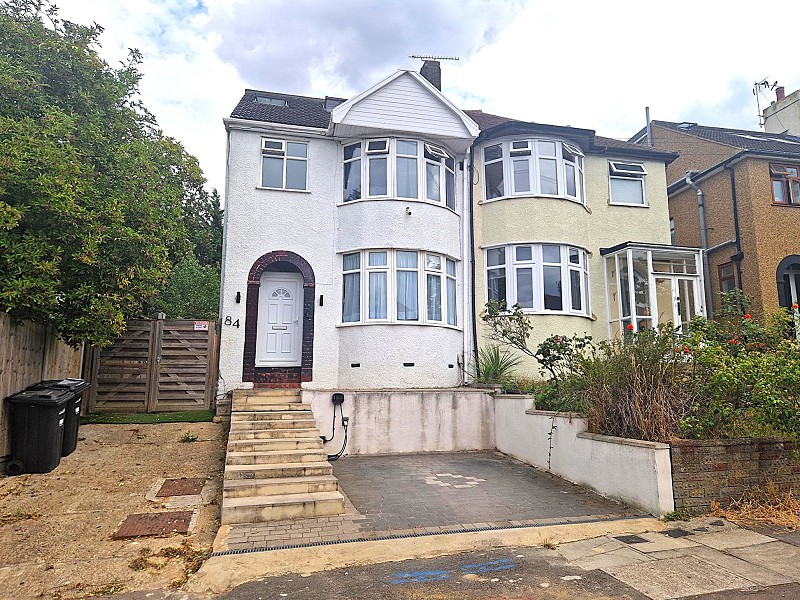 Dovedale Avenue, Clayhall IG5 0QF
