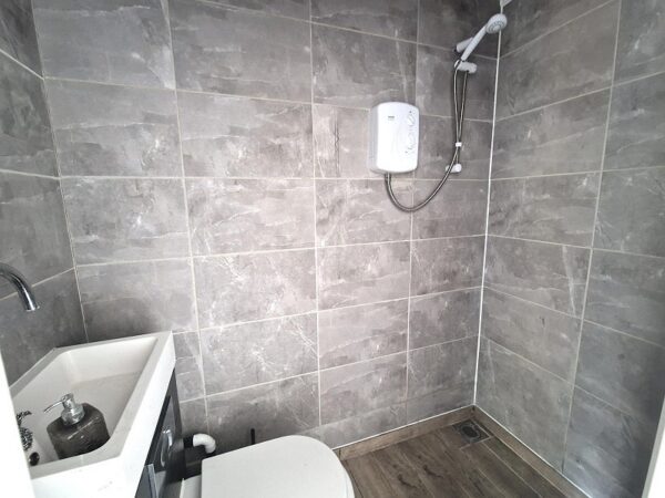 Dovedale Avenue, Clayhall IG5 0QF