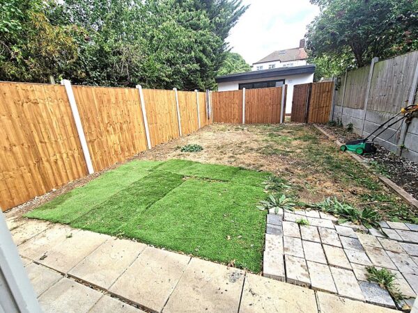 Dovedale Avenue, Clayhall IG5 0QF