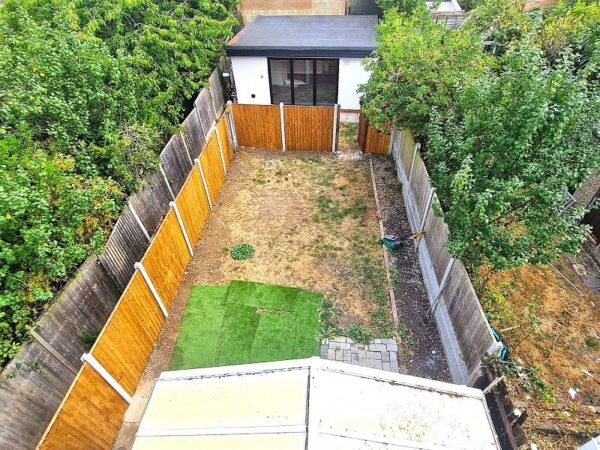 Dovedale Avenue, Clayhall IG5 0QF