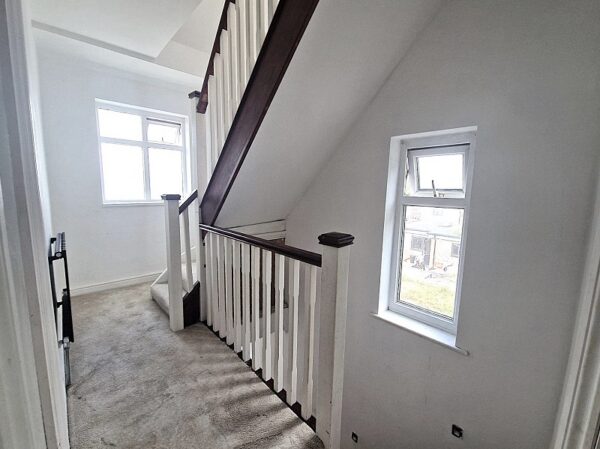 Dovedale Avenue, Clayhall IG5 0QF
