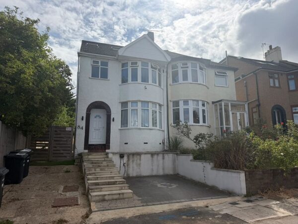 Dovedale Avenue, Clayhall IG5 0QF