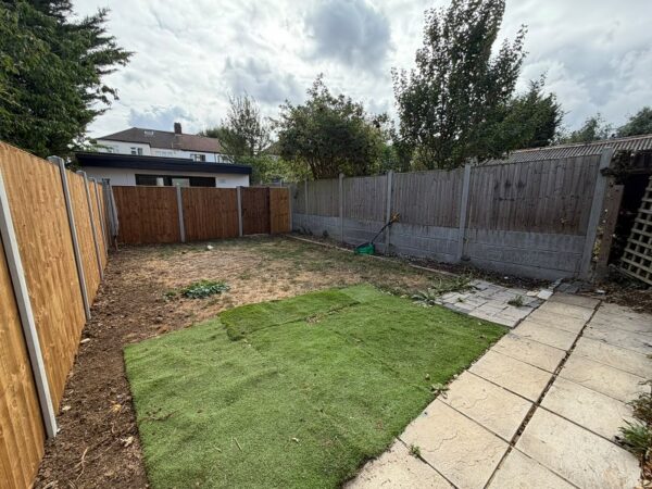 Dovedale Avenue, Clayhall IG5 0QF
