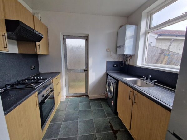 Buckhurst Way, Buckhurst Hill, Essex. IG9 6HP