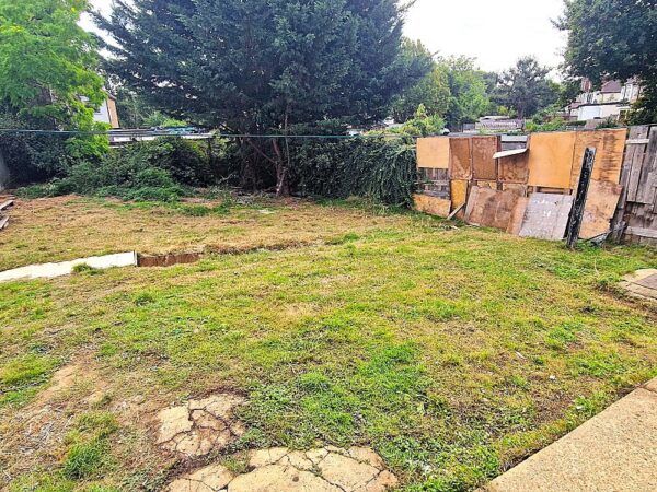 Buckhurst Way, Buckhurst Hill, Essex. IG9 6HP