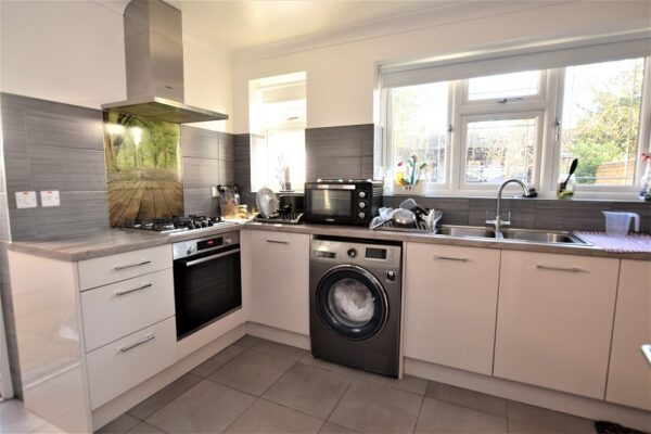 Thorold Road, Ilford, Essex. IG1 4EX