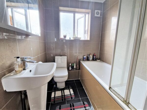 West Road, Chadwell Heath RM6 6YA