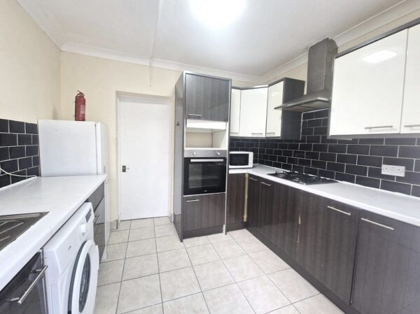 Dunton Road, Romford, Essex. RM1 4AD