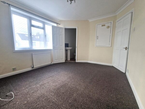 Dunton Road, Romford, Essex. RM1 4AD